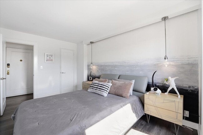 Building Photo - 6515 JFK Blvd E