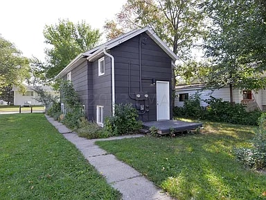 Primary Photo - 1030 27th St N