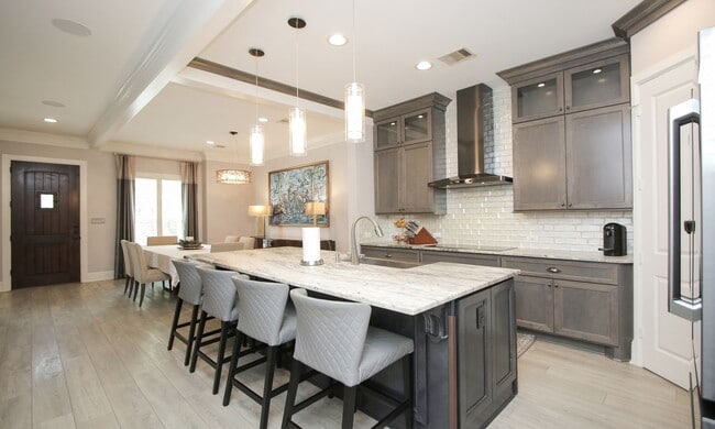 Building Photo - 15 E Breezy Way