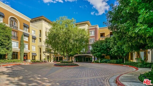 Primary Photo - 24535 Town Center Dr
