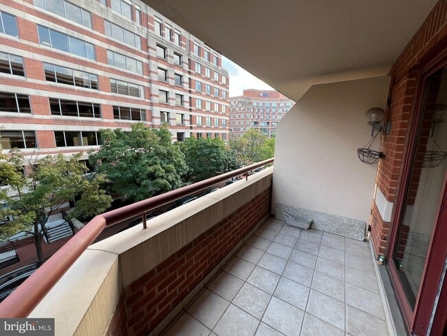 Building Photo - 2301 N Street NW Unit 407