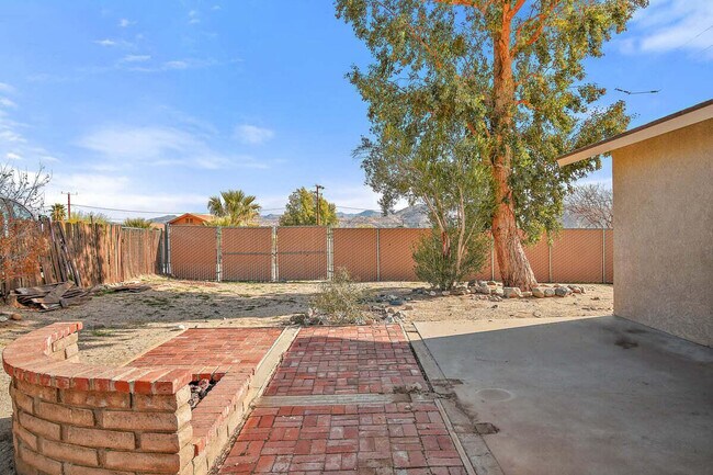 Building Photo - 49434 Mojave Dr