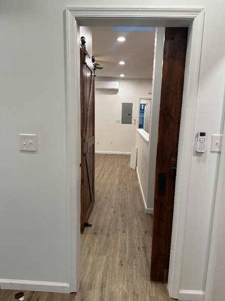 Building Photo - 5320 Kershaw St