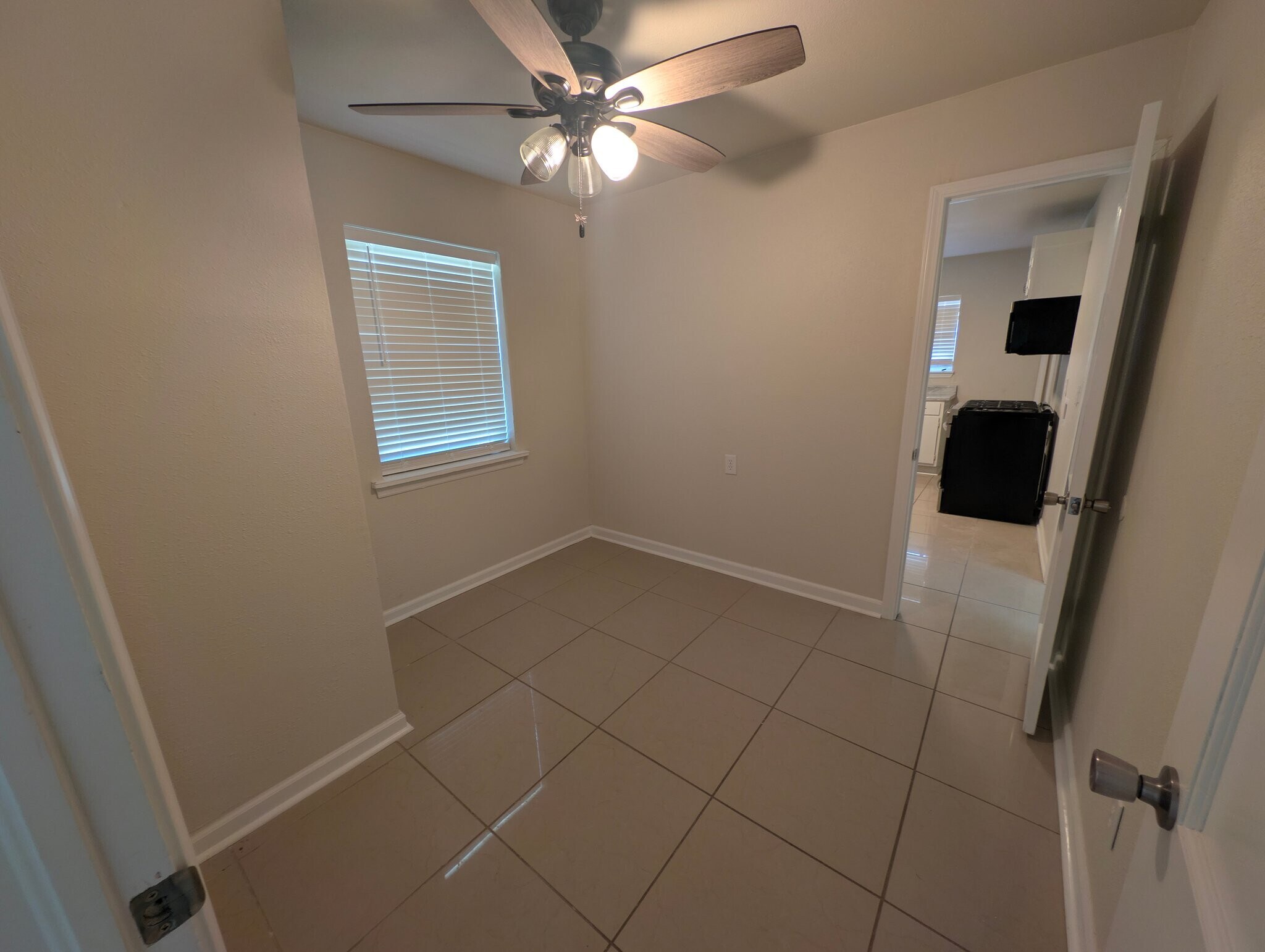 Building Photo - 717 S Midwest Blvd