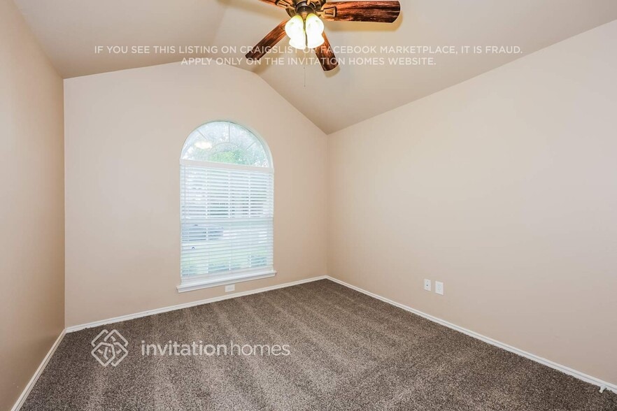 Building Photo - 3503 Daisy Ln