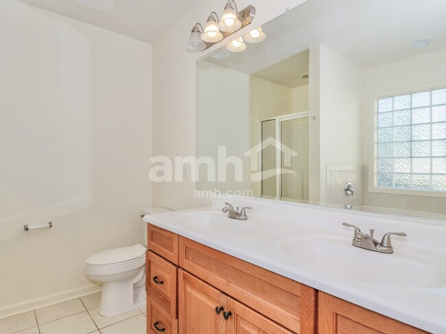 Building Photo - 2626 Bow Hunter Dr