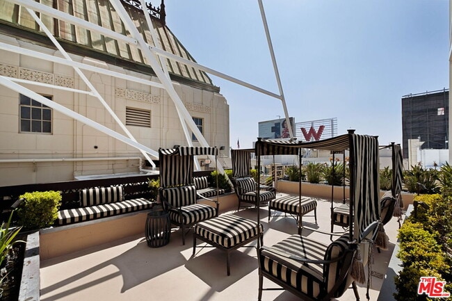 Building Photo - 6253 Hollywood Blvd