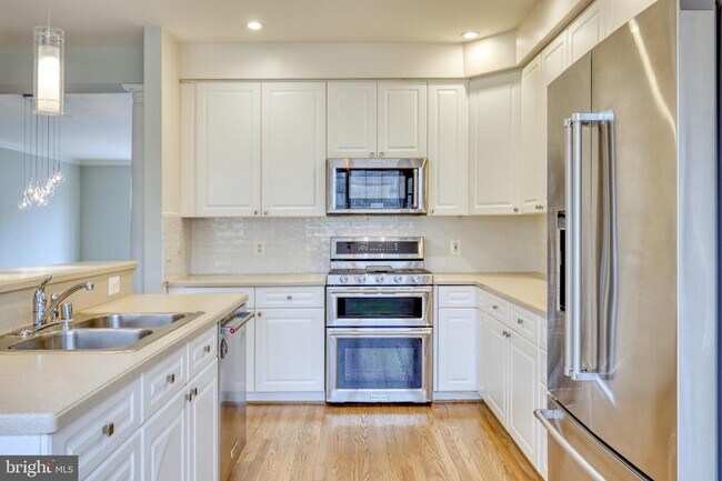 Building Photo - 5742 Governors Pond Cir