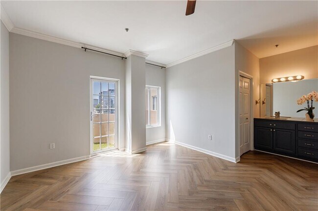 Building Photo - 2161 Peachtree Rd NE