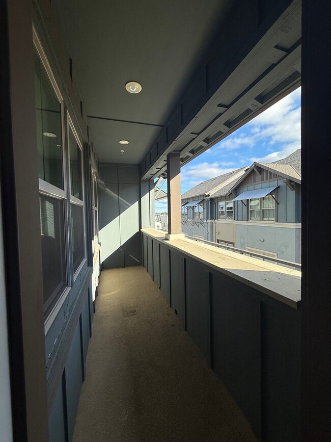 Building Photo - Premier 2/2 Condo in The Cannery