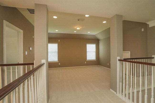Building Photo - 9603 Red Rugosa Dr