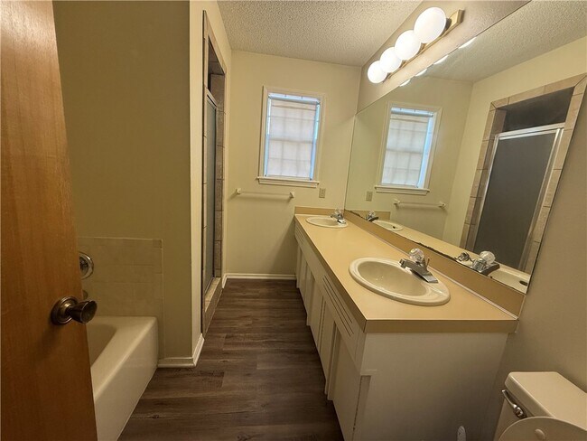 Building Photo - 1406 Willard St