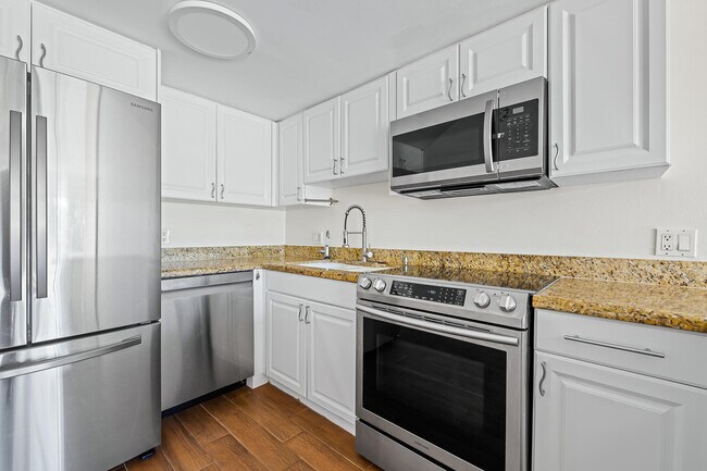 Building Photo - 9 Deer Creek Rd