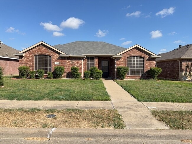 Primary Photo - 2333 Cedarwood Dr