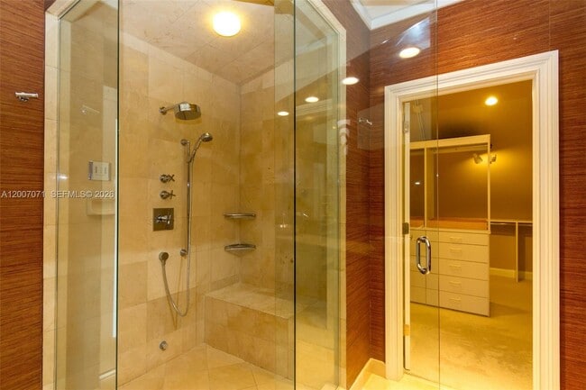 Building Photo - 888 Brickell Key Dr