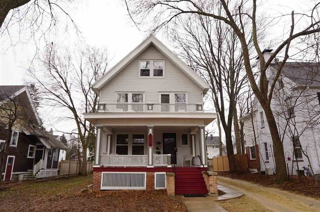 Primary Photo - 1719 Chadbourne Ave