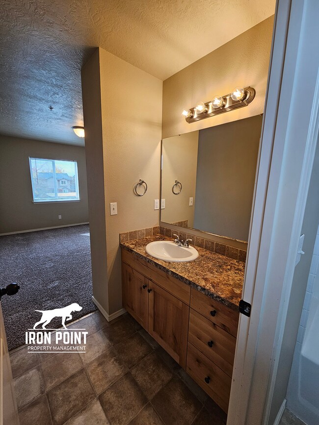 Building Photo - SC5700