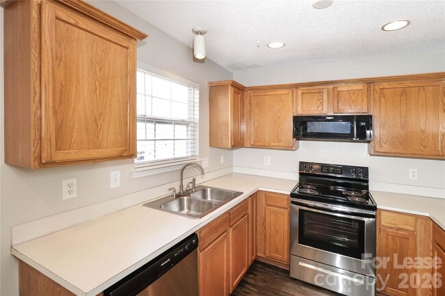 Building Photo - 771 Rebecca Jane Dr
