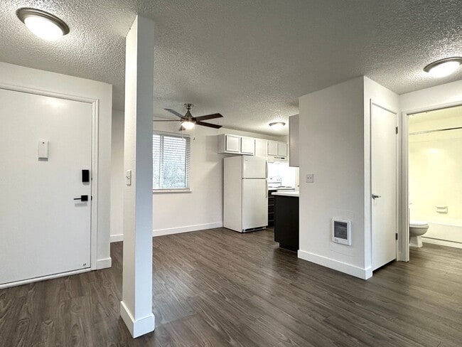 Interior Photo - West on Murray Apartments