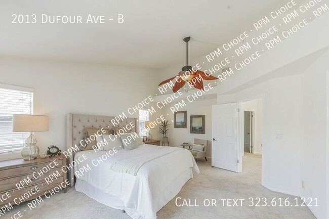 Building Photo - Large 4bd/2.5 bath Townhouse