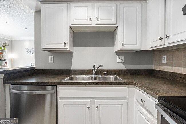 Building Photo - 800 Peachtree St NE