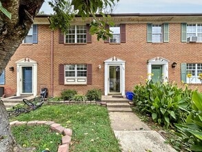 Building Photo - 126 Kings Mill Dr