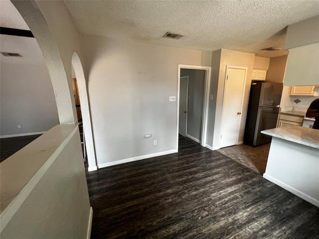 Building Photo - 6400 Dorchester Trail