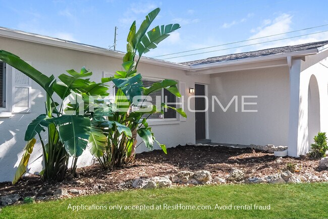 Building Photo - HOME FOR RENT!!