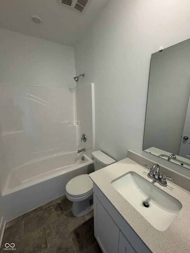 Building Photo - 2945 Grand Rdg Dr