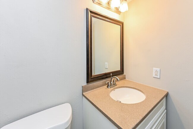 Building Photo - 22710 Melham Ln