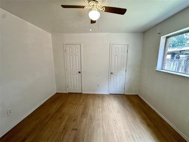 Building Photo - 1820 Aspen Ln