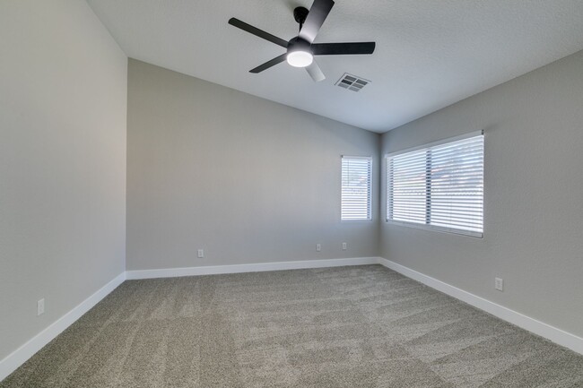 Building Photo - REMODELED 5 BEDROOM HOME IN NORTH LAS VEGAS