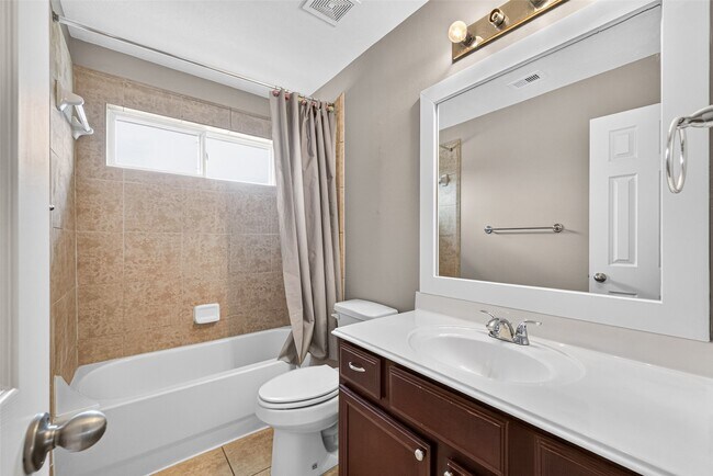 Building Photo - 4507 Lakefront Terrace Dr