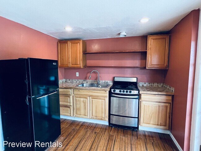 Building Photo - 2 br, 1 bath House - 23871 N. Westview Rd