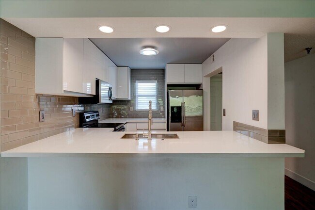 Building Photo - 9235 SW 8th St