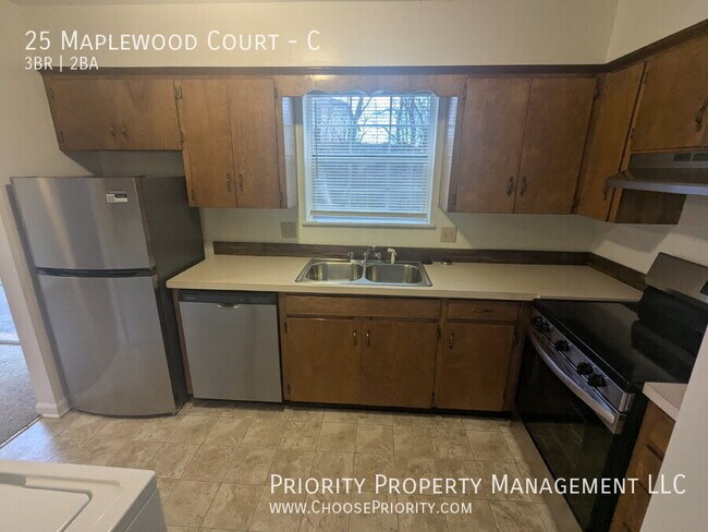 Building Photo - 25 Maplewood Ct