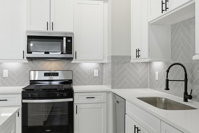 Building Photo - 9 Wellford St