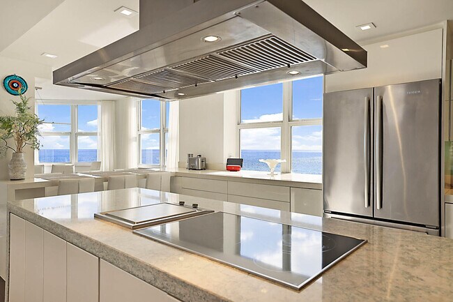 Building Photo - 3407 S Ocean Blvd