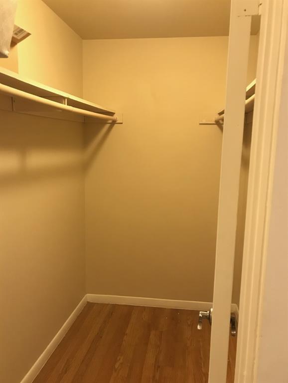 Building Photo - 1000 W 26th St