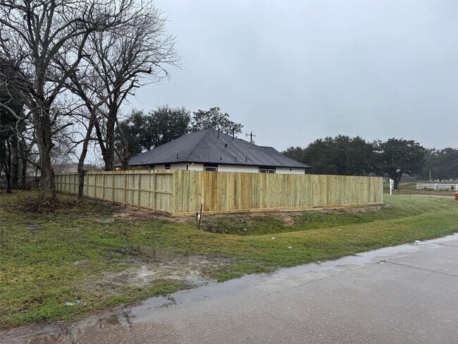 Building Photo - 6405 Carver Ave