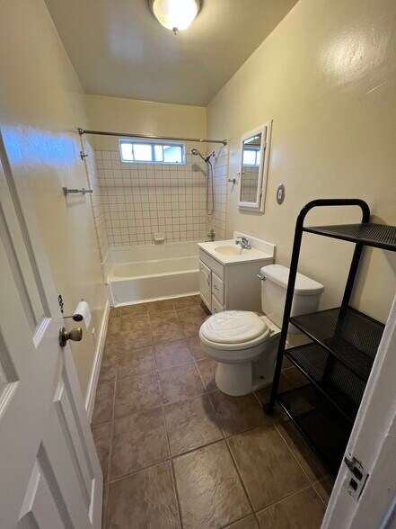 Building Photo - 3739 Farnham Pl