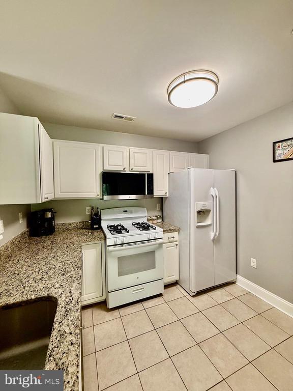 Building Photo - 18825 Sparkling Water Dr