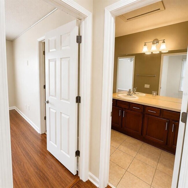 Building Photo - 10222 Pink Palmata Ct