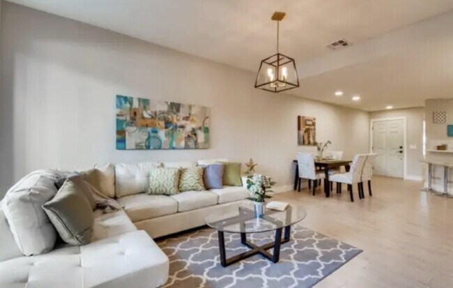 Building Photo - $3,500 - 3 Bed / 2.5 Bath Upgraded Townhome in The Knolls Community