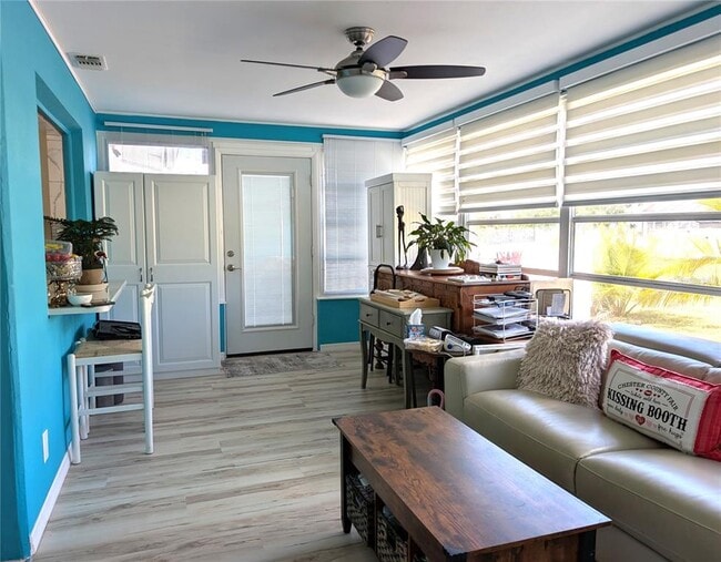 Building Photo - 3833 101st Terrace N