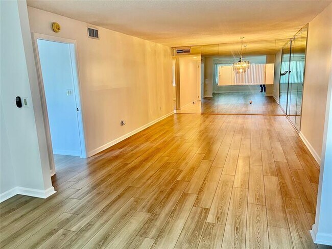 Building Photo - 9767 N Belfort Cir