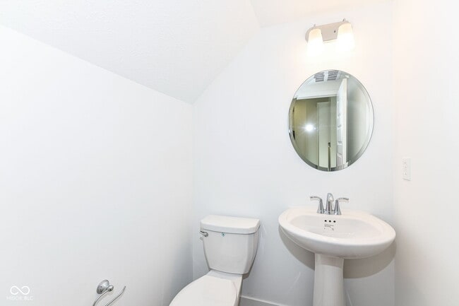 Building Photo - 9325 Somerford Dr