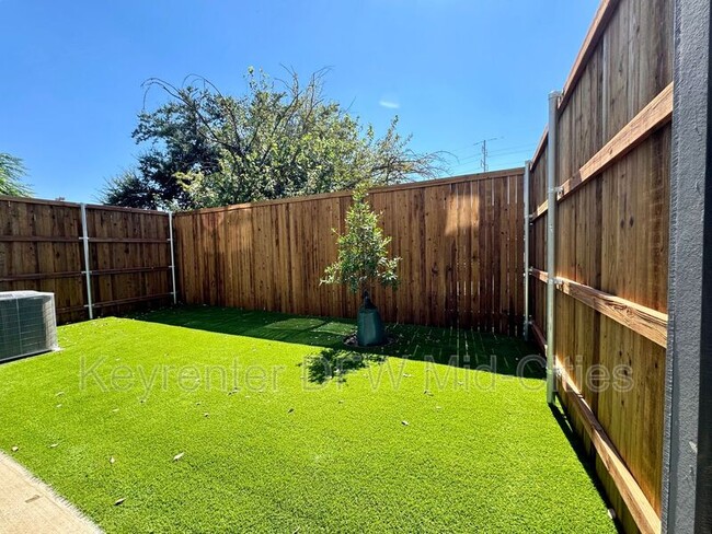 Building Photo - 7302 Uloho Wy