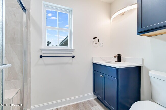 Building Photo - 147 Oak Crest Dr