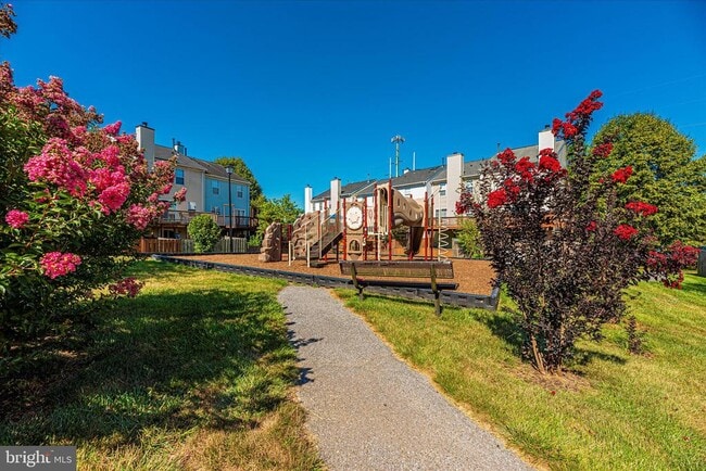 Building Photo - 7130 Oberlin Cir